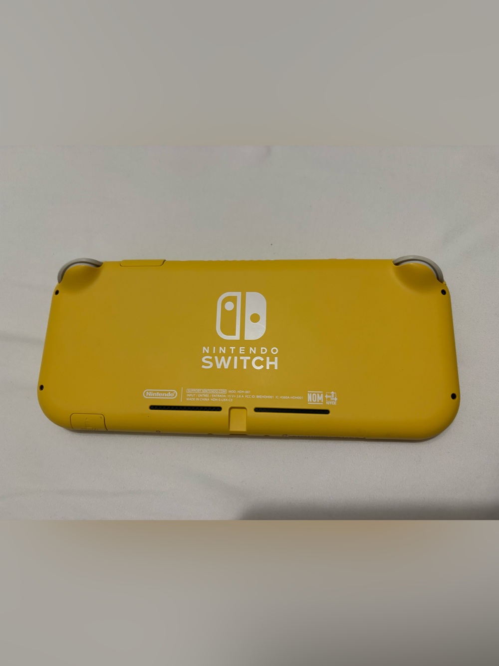 Nintendo Switch Yellow - Picture 2 of 4